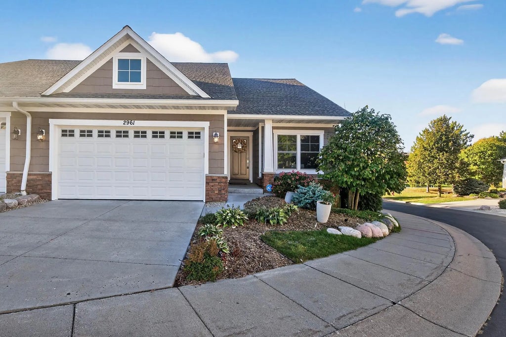 2961 Highwood Drive, Chanhassen