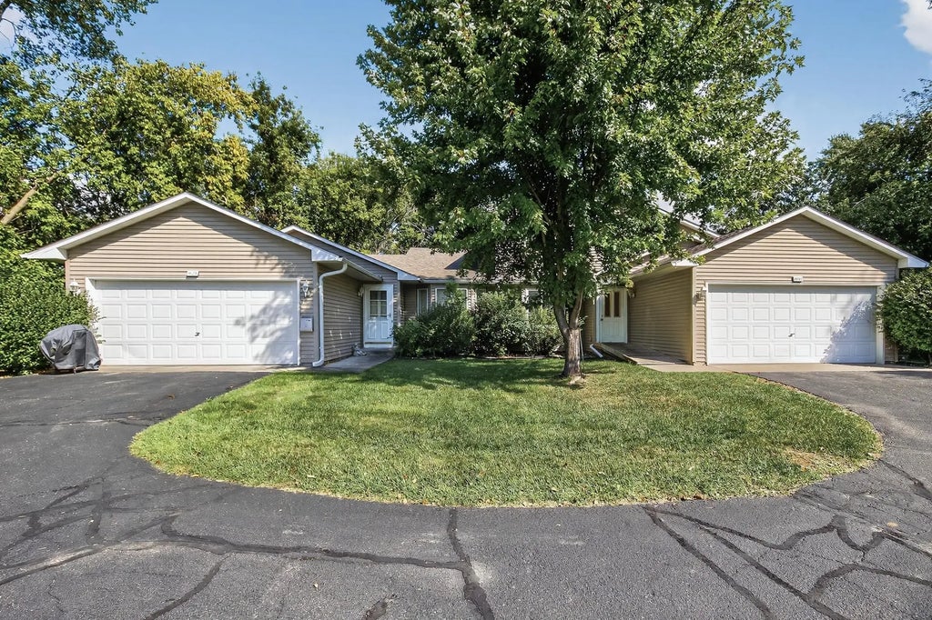 14132 Heywood Path, Apple Valley