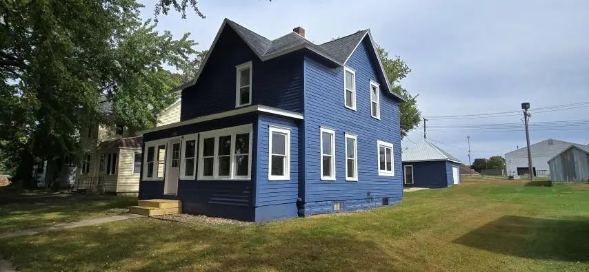 416 Plum Street, Lakefield