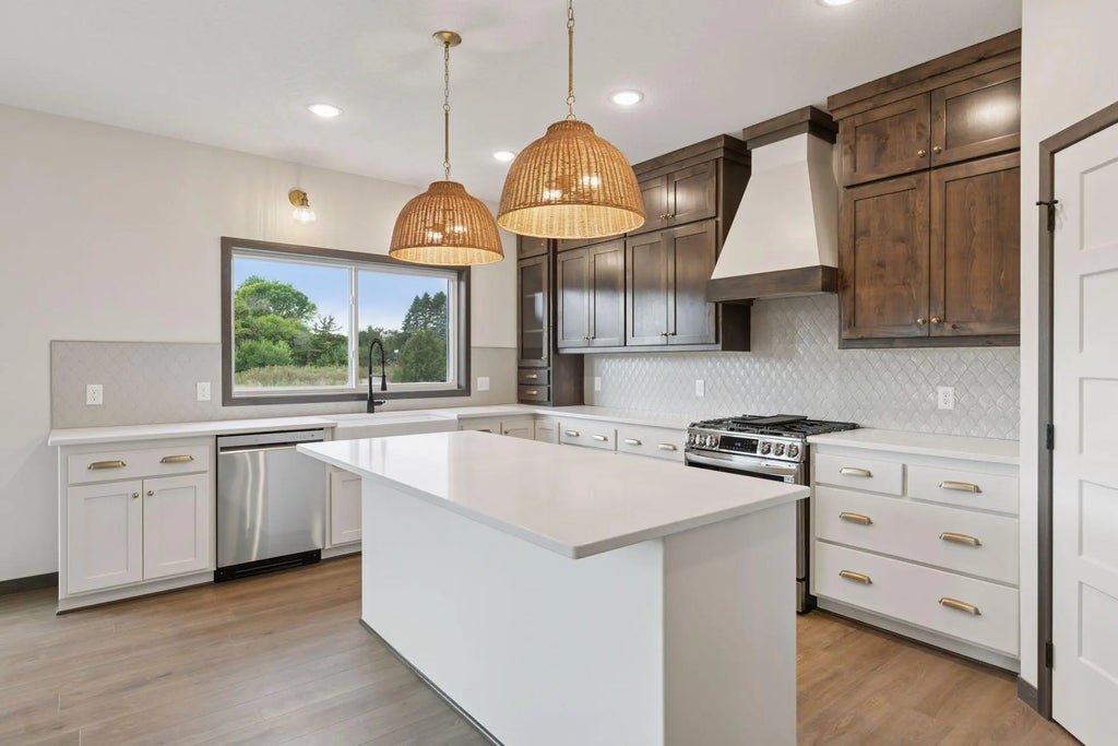 21346 Cottonwood Street Nw, Oak Grove