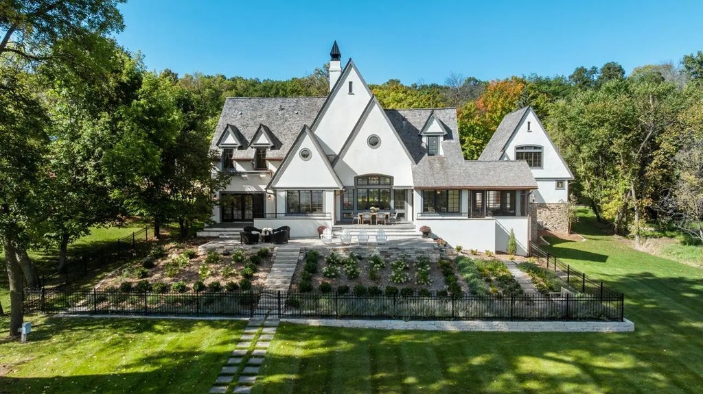 1074 Wildhurst Trail, Orono