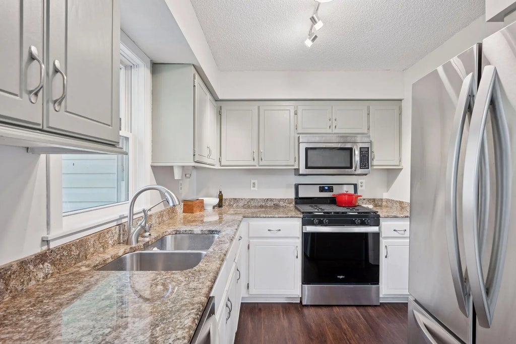 585 Glenwood Avenue, Big Lake