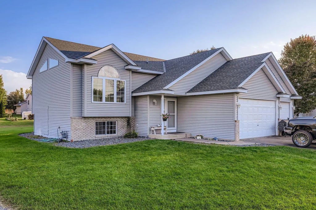 4531 230th Lane Nw, Saint Francis