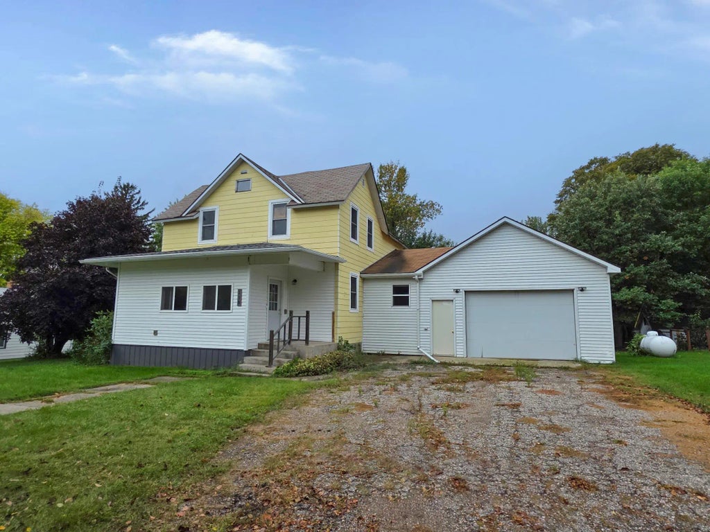 118 4th Avenue Se, Elbow Lake