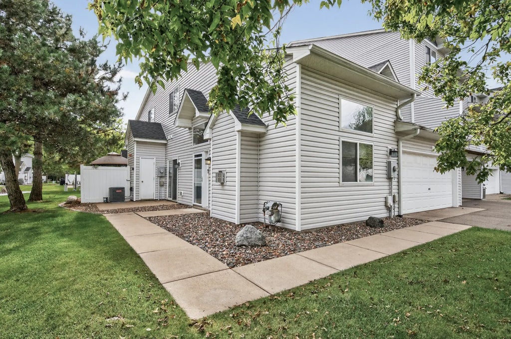 1054 109th Lane Nw, Coon Rapids