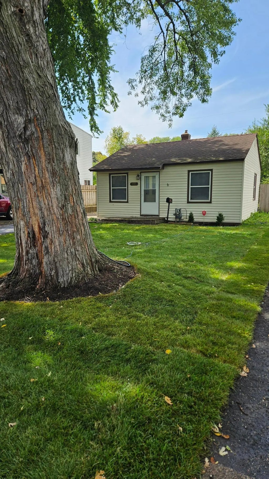 1660 Blackstone Avenue, Saint Louis Park