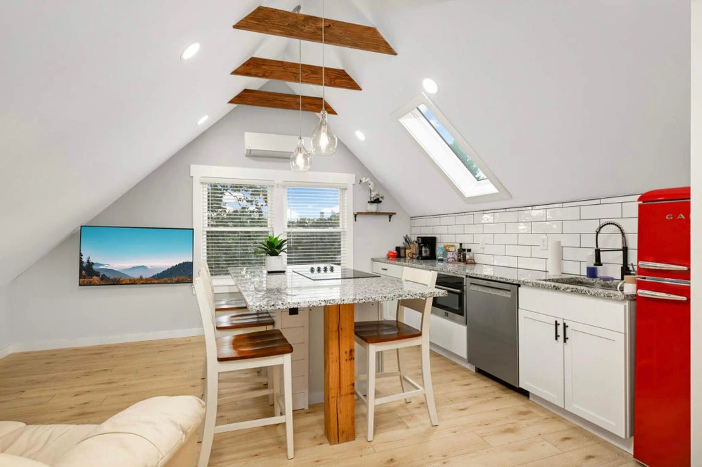 801/803 Huron Street Se, Minneapolis