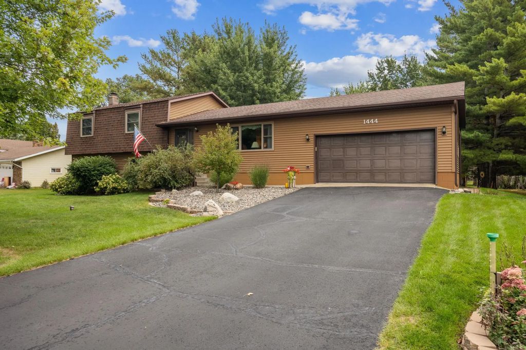 1444 Wildwood Road, St Cloud