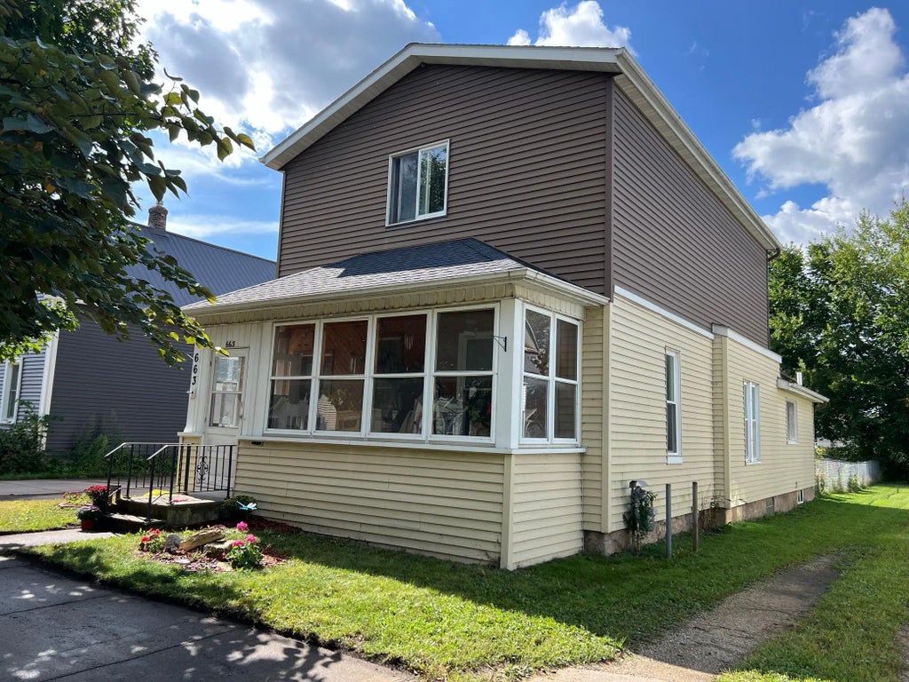 663 Dacota Street, Winona