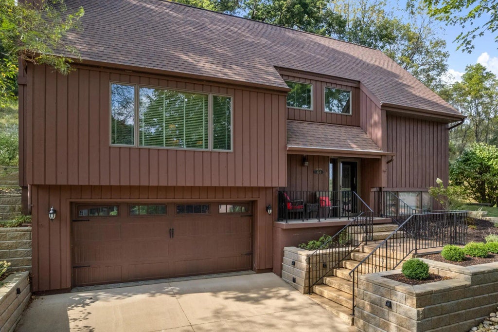 368 Dresser Drive, Winona