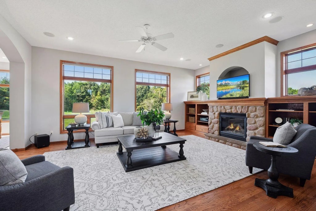 24120 Redwing Avenue, Helena Twp