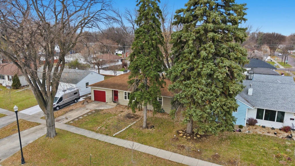 305 19th Avenue N, Fargo