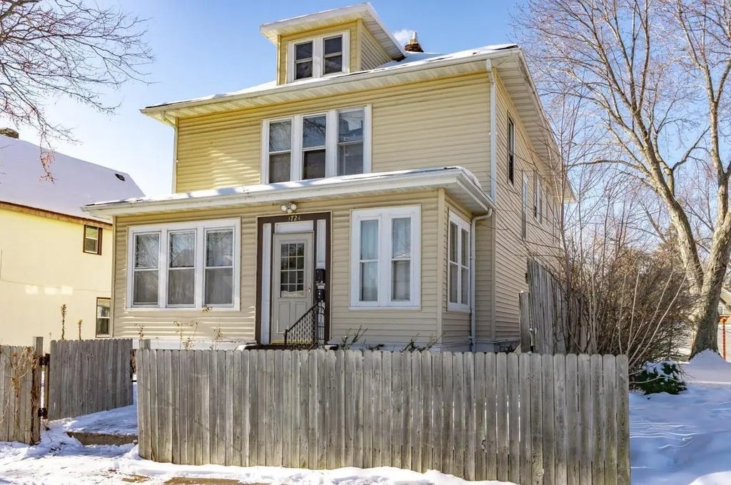 3724 Bloomington Avenue, Minneapolis