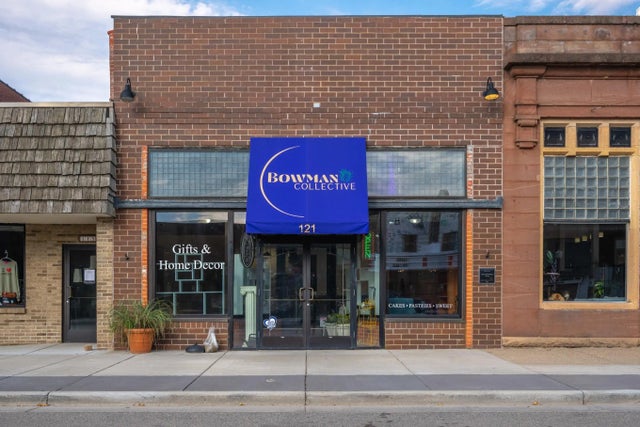 121 Keller Avenue N, Amery