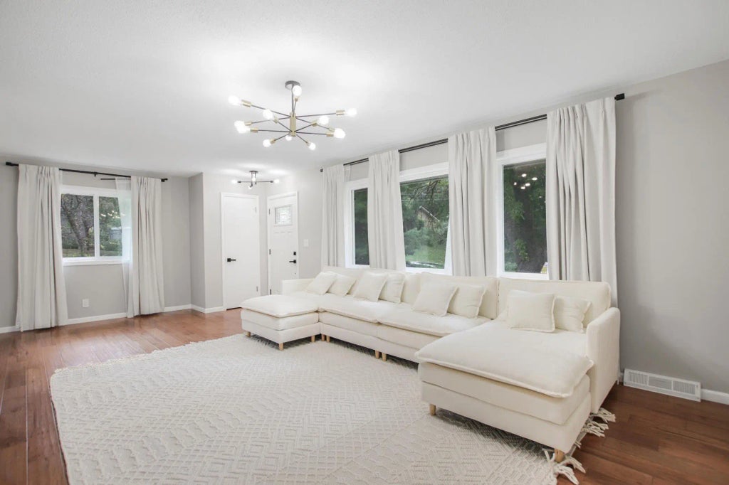 5317 Forest Road, Minnetonka