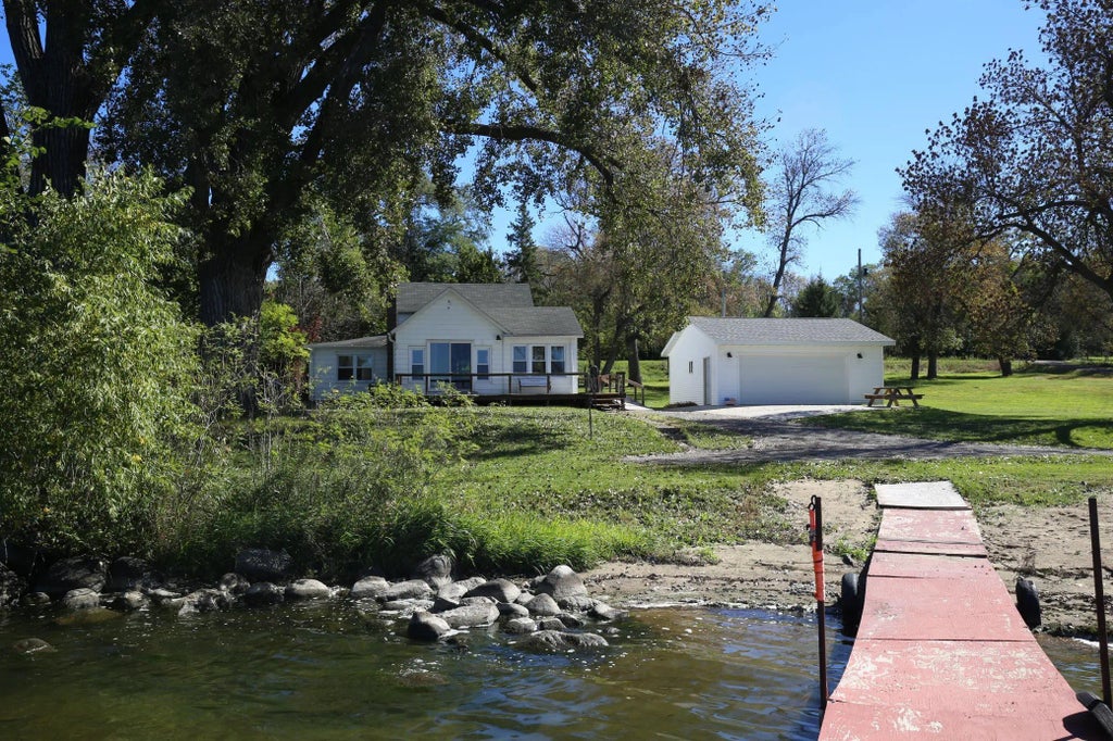 4912 State Highway 27, Folsom Twp