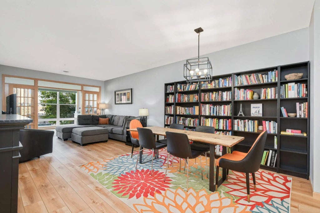 301 Oak Grove Street 205, Minneapolis