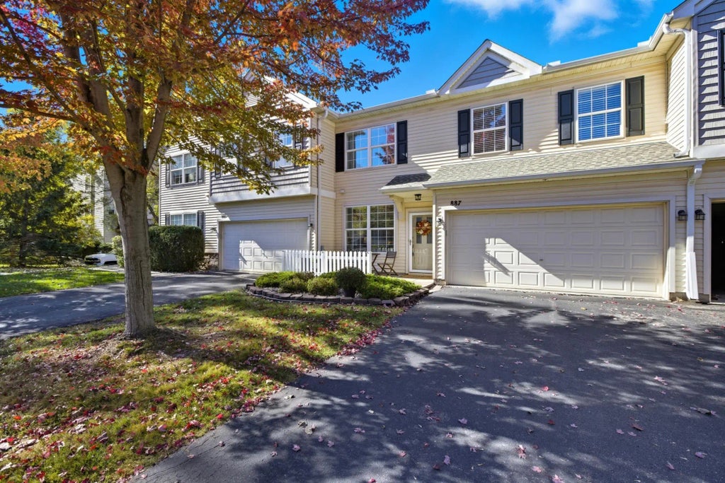 887 Braunworth Court, Chaska