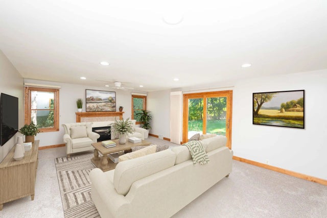 4760 Vine Hill Road, Deephaven