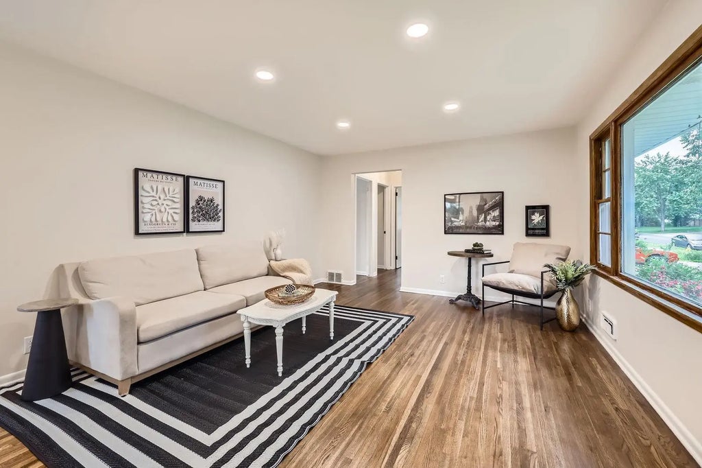 6318 Perry Avenue N, Brooklyn Center