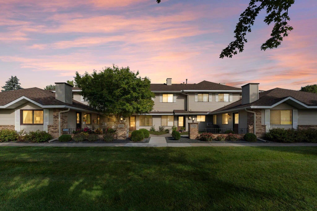 7523 Wedgewood Way N, Maple Grove