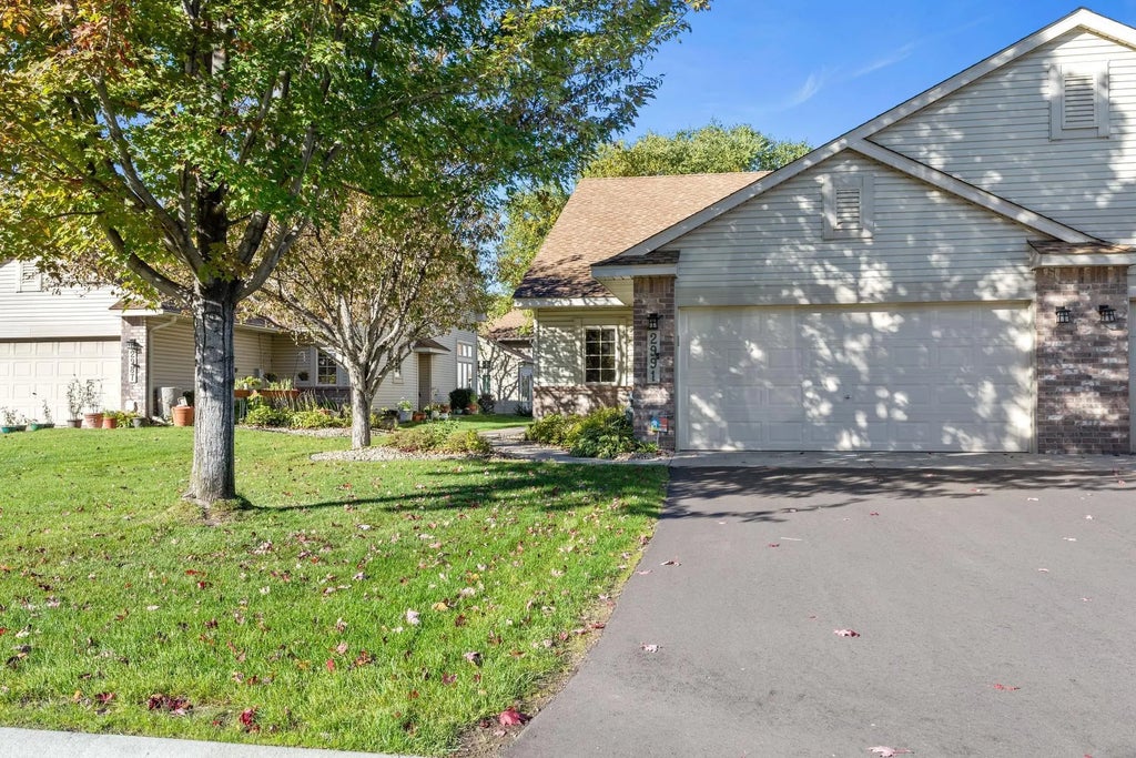 2991 Pitrina Way, Little Canada