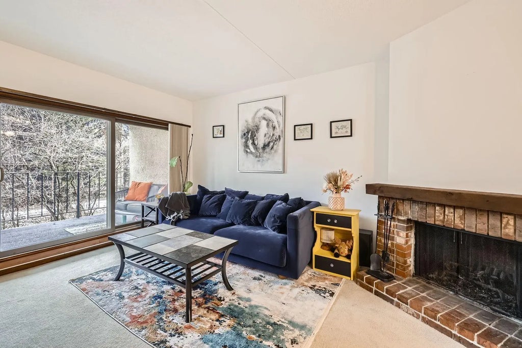 6710 Vernon Avenue S 307, Edina