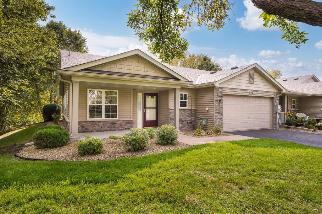 376 Arrowhead Drive, Lino Lakes