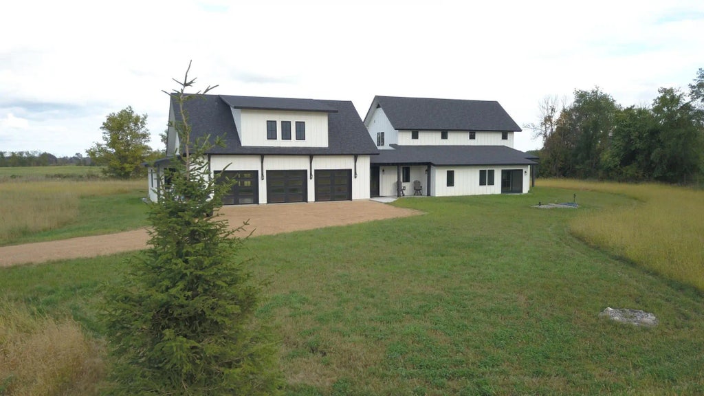 8800 Grace Lane N, Greenfield