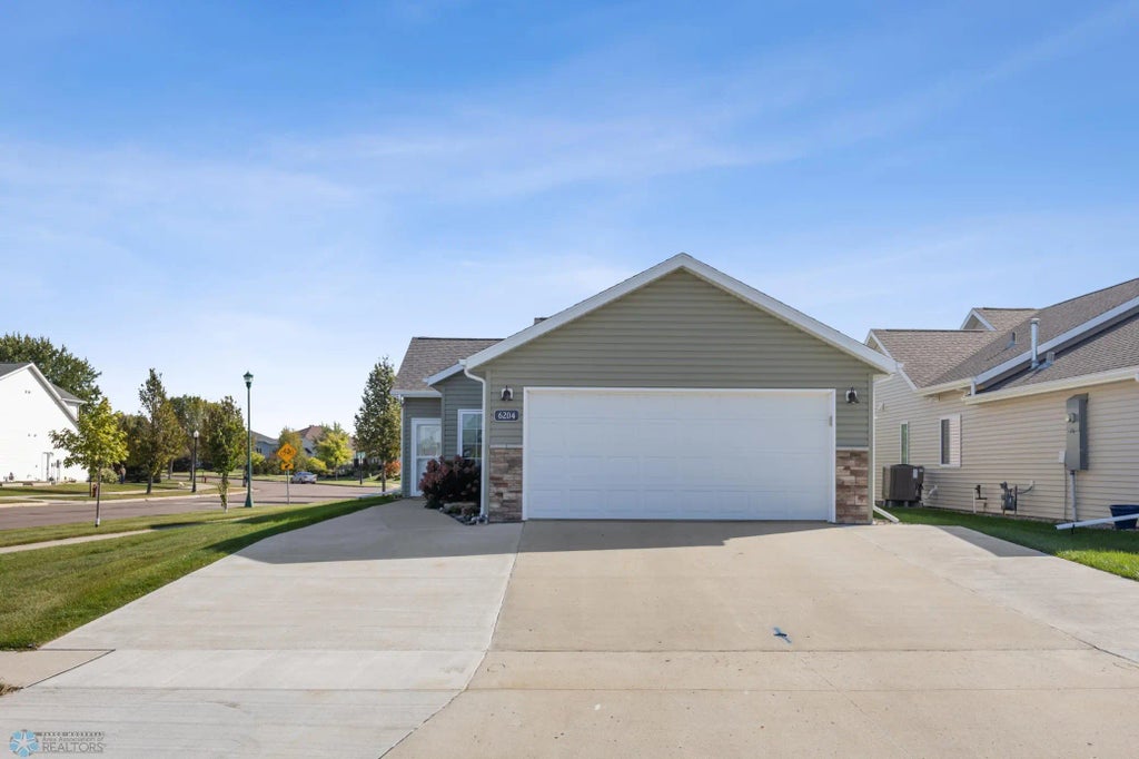 6204 18th Street S, Fargo