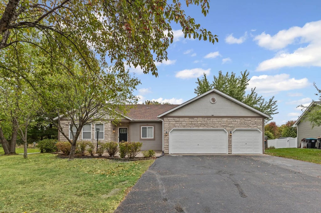 1159 Durango Point, Lino Lakes