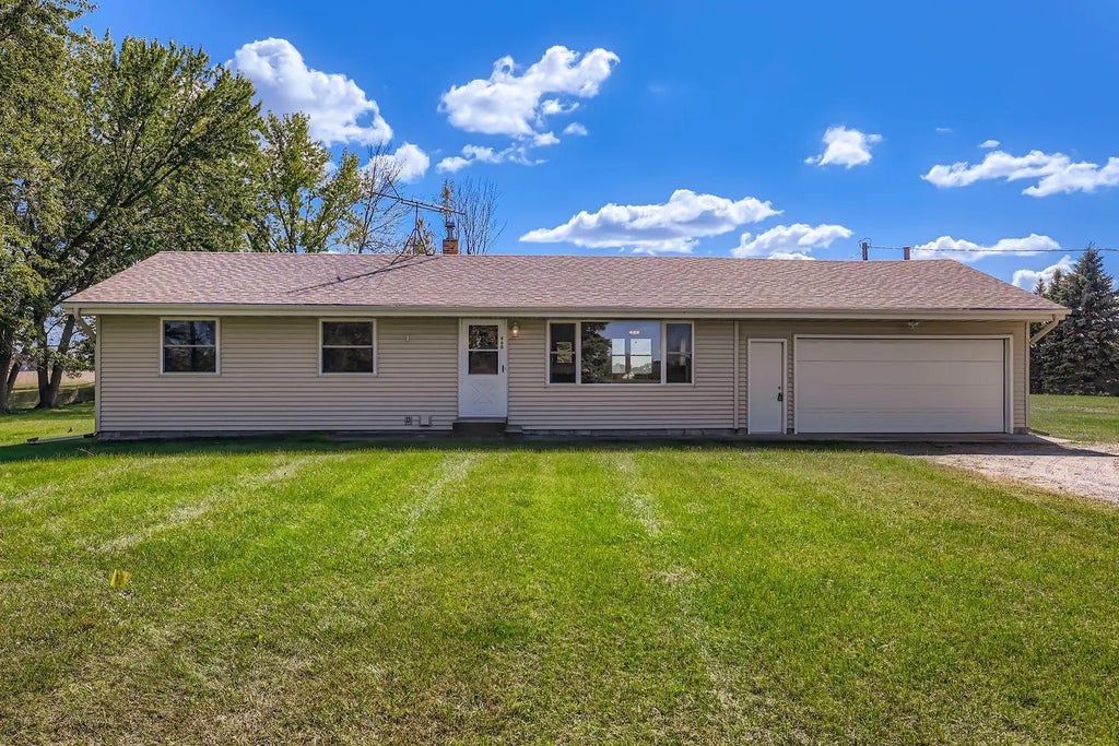 460 County Road 5 Nw, Isanti