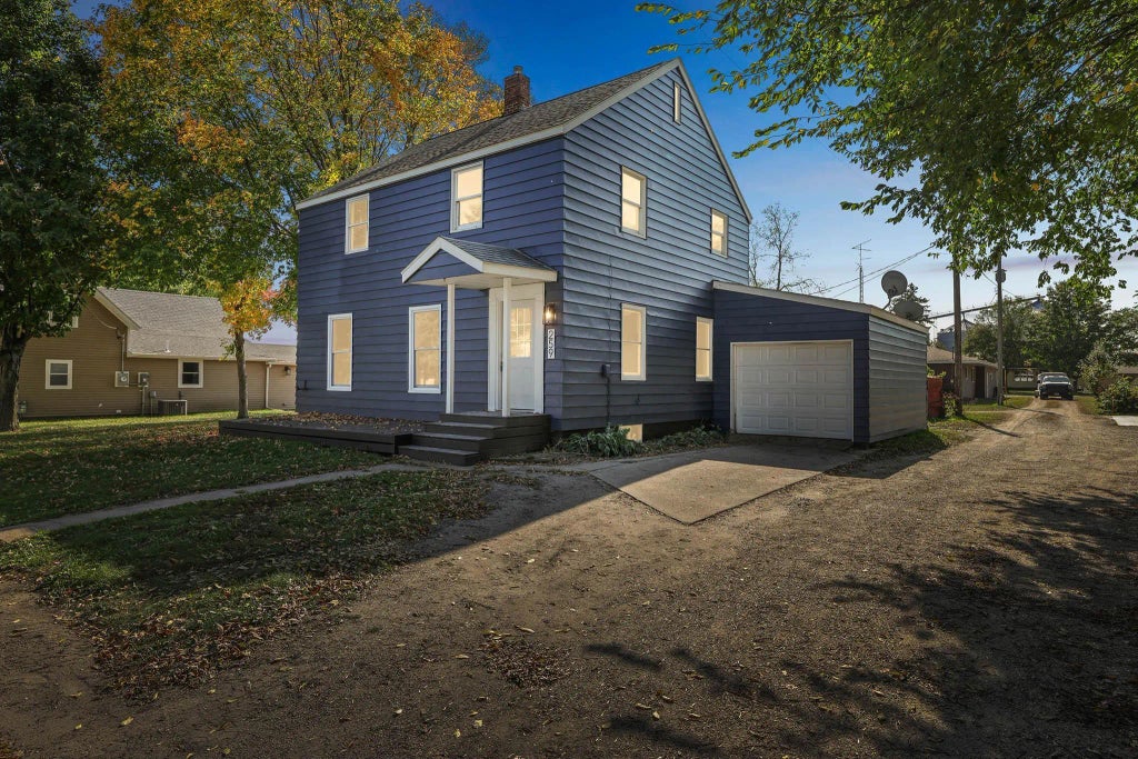 259 Cossairt Avenue W, Eden Valley