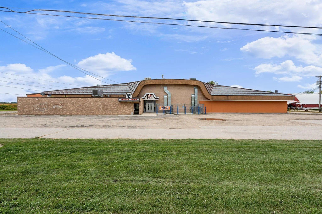 1600 10th Drive Se, Austin Twp