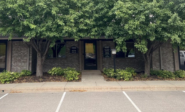 3252 Rice Street, Little Canada