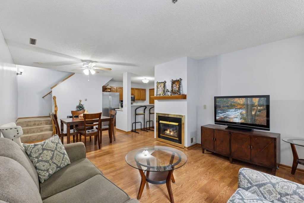 2600 Lockwood Drive, Mendota Heights