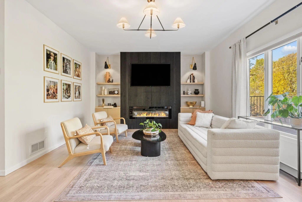 23000 Heather Ridge Road, Rogers