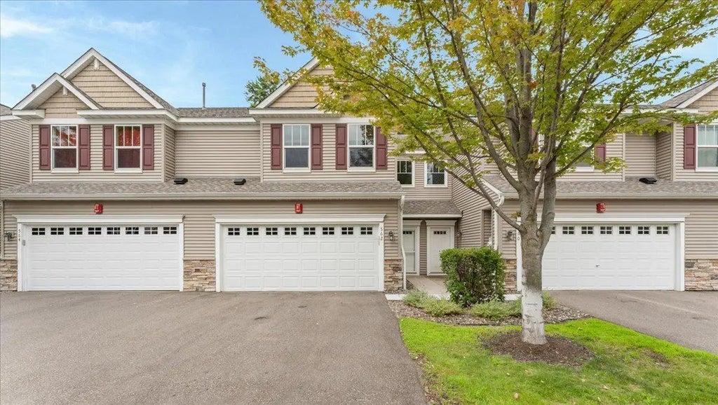 562 Lomianki Lane Ne, Columbia Heights