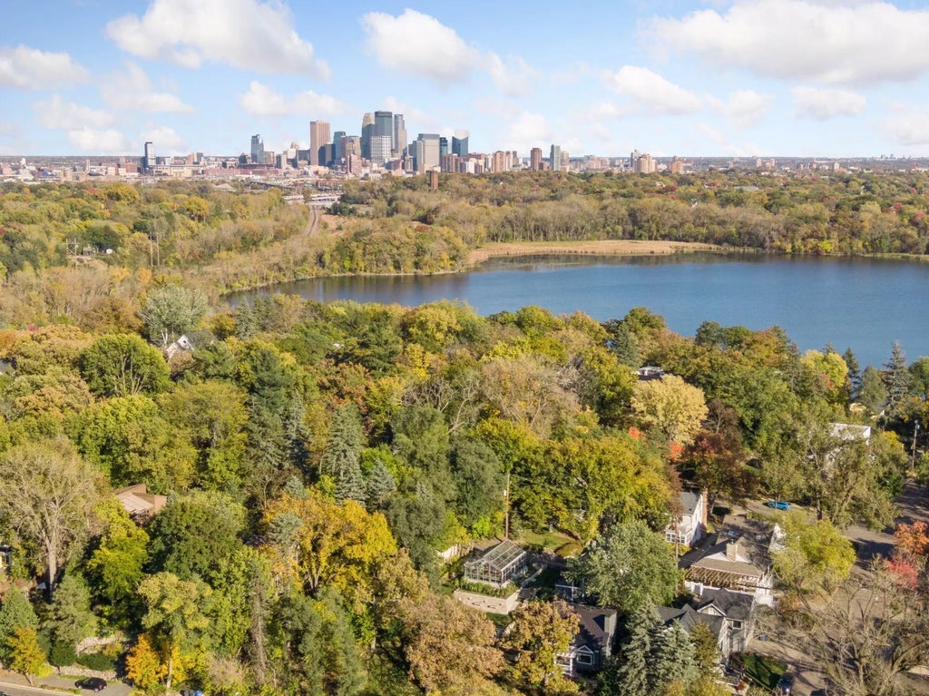 1941 Ewing Avenue S, Minneapolis