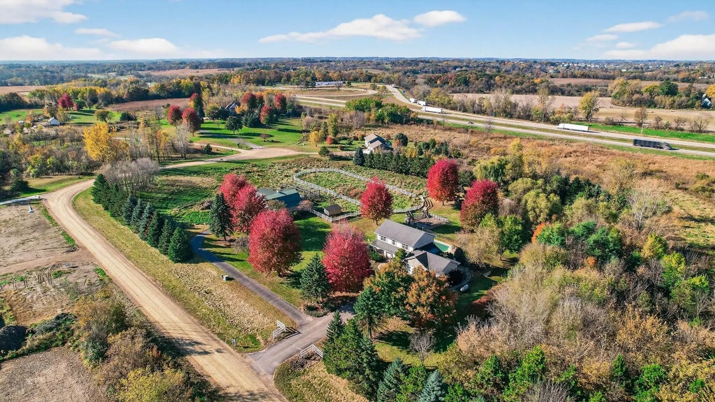 27190 Dupont Avenue, New Market Twp