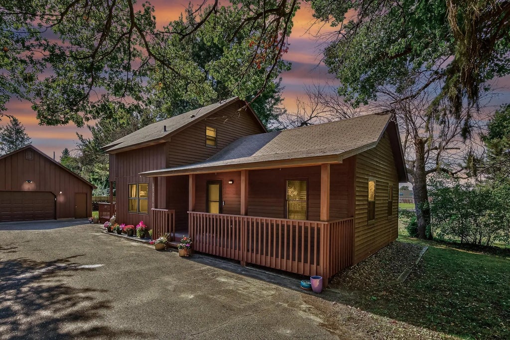 500 County Road B2 W, Roseville