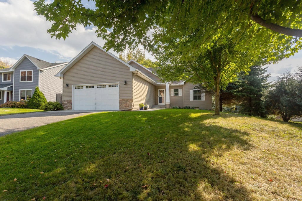 865 Quail Court, Watertown