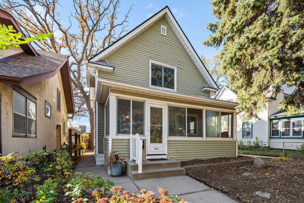 773 Howell Street N, Saint Paul