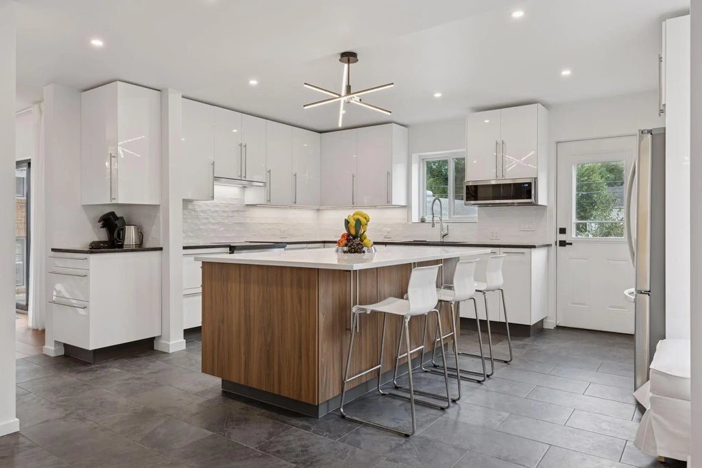 3024 James Avenue S, Minneapolis