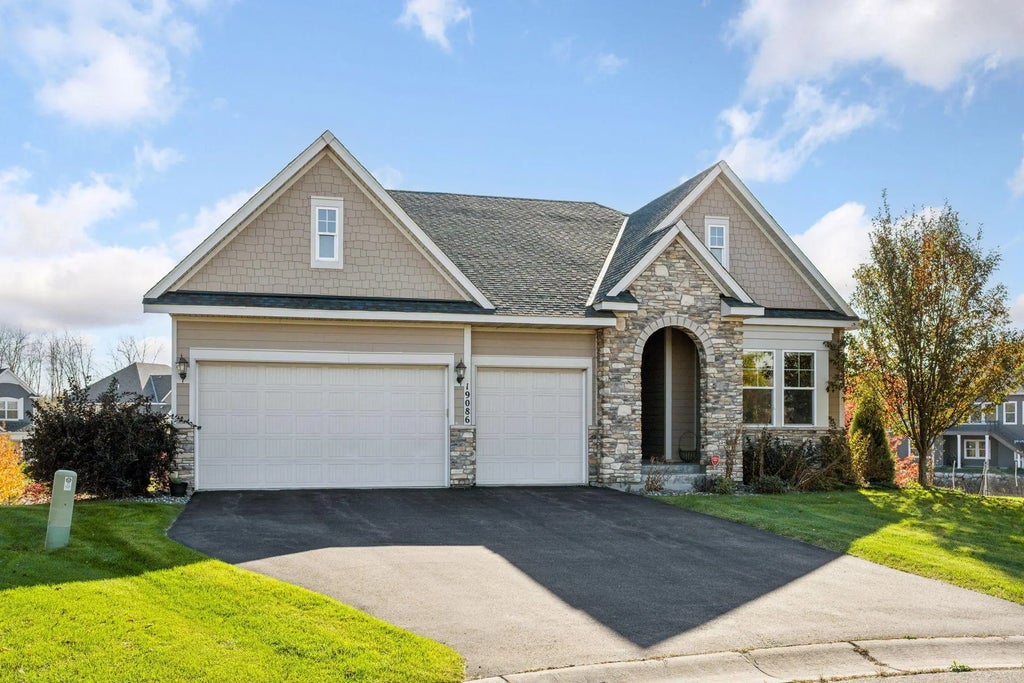 19086 100th Place N, Maple Grove