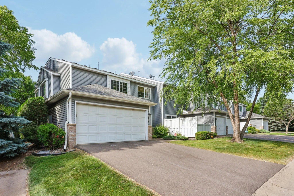 2001 Gresham Avenue N, Oakdale