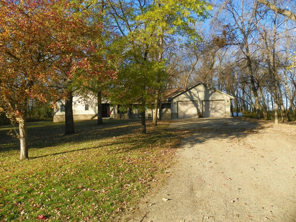 21553 County Road 34, Eden Valley