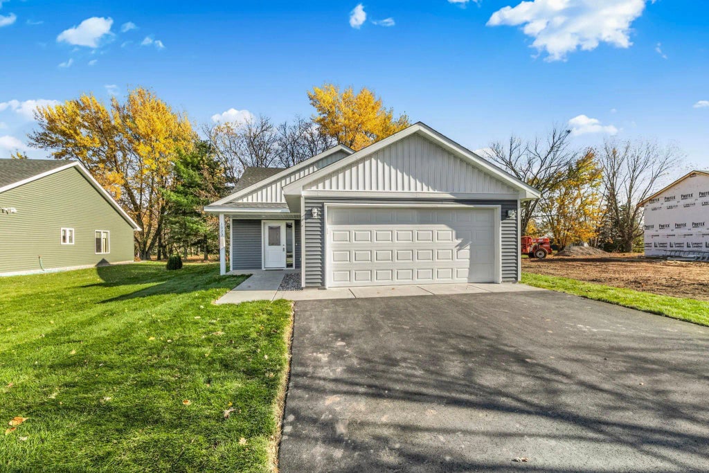 24377 18th Avenue, Saint Augusta