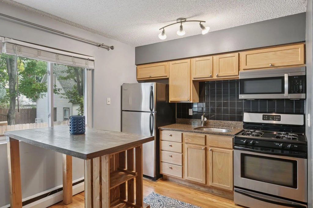 2639 Colfax Avenue S 104, Minneapolis