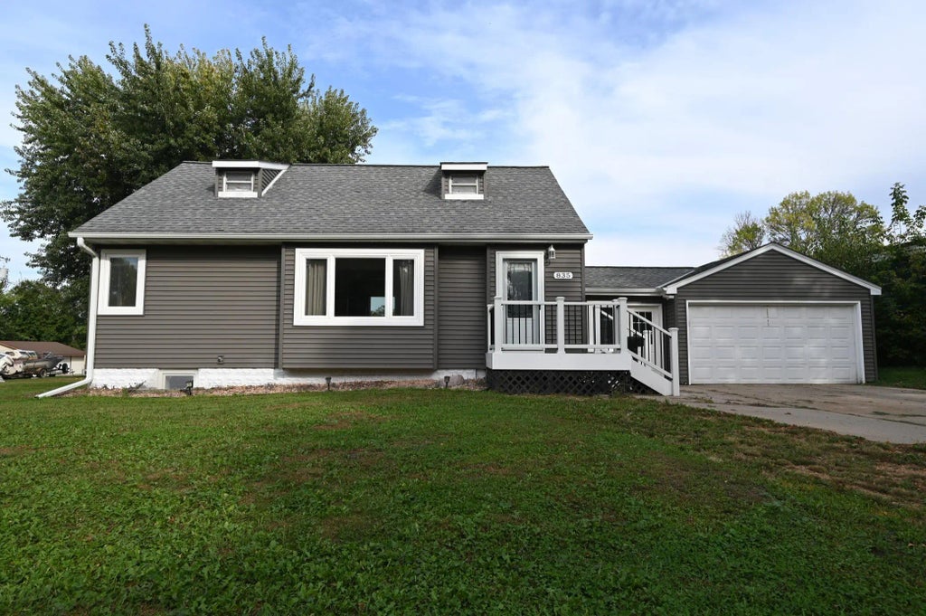 835 Sommerville Street S, Shakopee